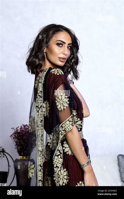 sexy arab|10 Arab models from the Middle East rocking the global fashion。